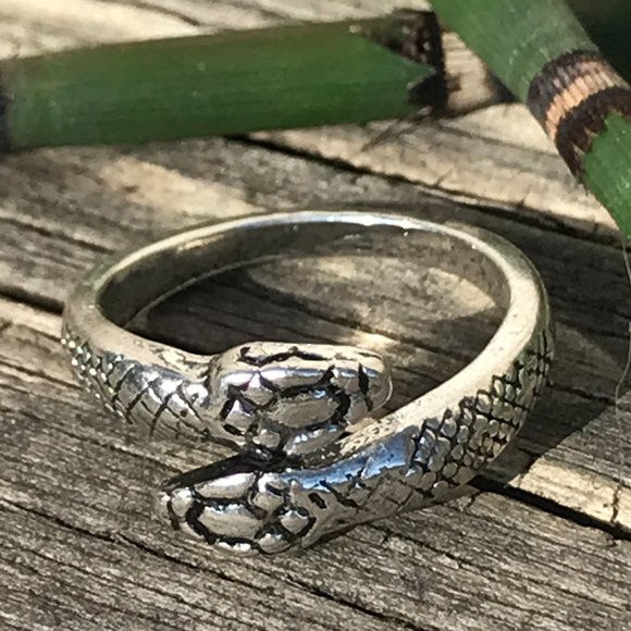 Jewelry - 4/$40 NEW Snake Serpent Ring